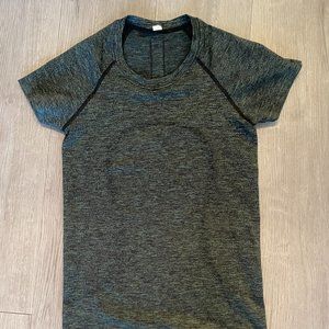 Lululemon Tee
